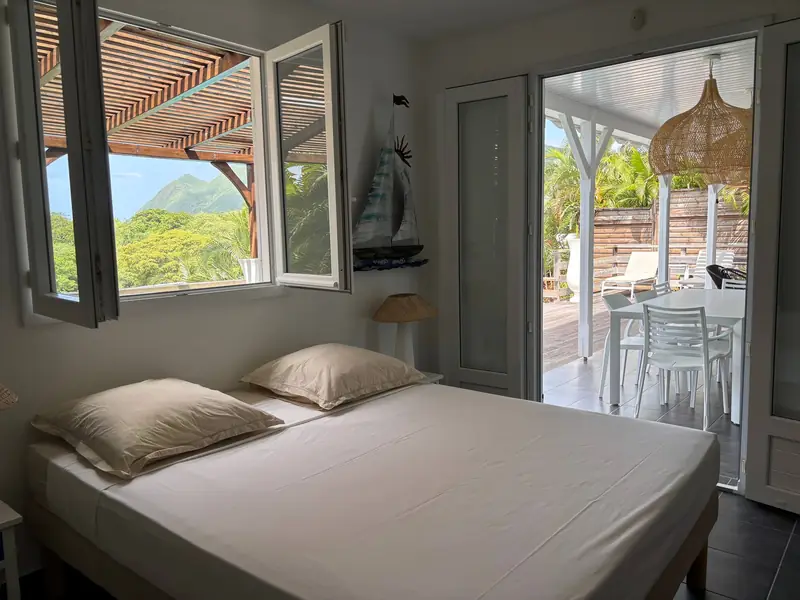 Chambre climatisée avec dressing