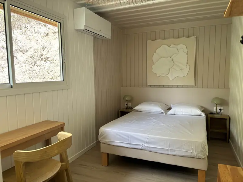 Suite climatisée et son bureau