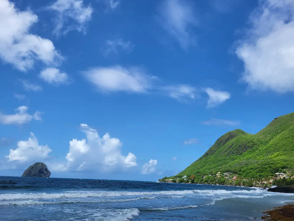 La plage du Diamant et le rocher du Diamant