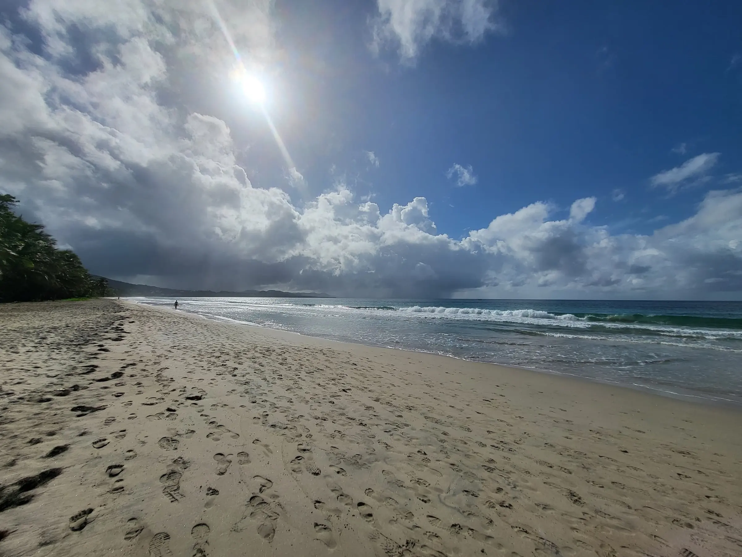 La grande plage du Diamant sous le soleil